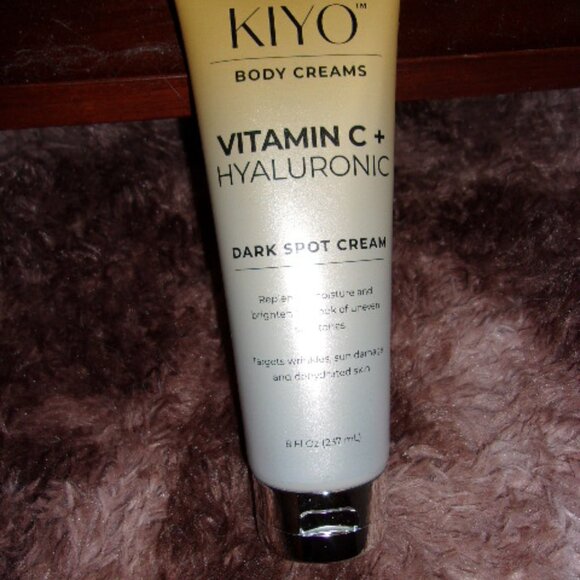 Vutamin C KIYO Body Cream & Hyaluronic Dark Spot Brighten Moisture Replenish New - Picture 1 of 2